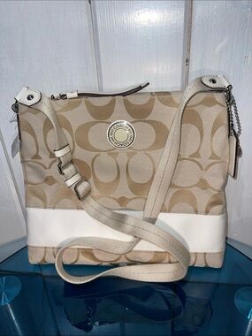 Coach Beige Signature Crossbody Shoulder Bag with Chalk Trim NWT F19220